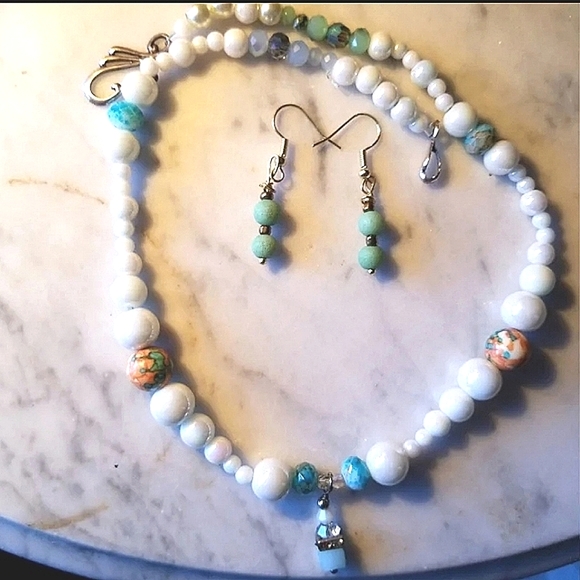 Swarovskis Jewelry Set Owlheart Inc repurposed vintage beads - Picture 2 of 12